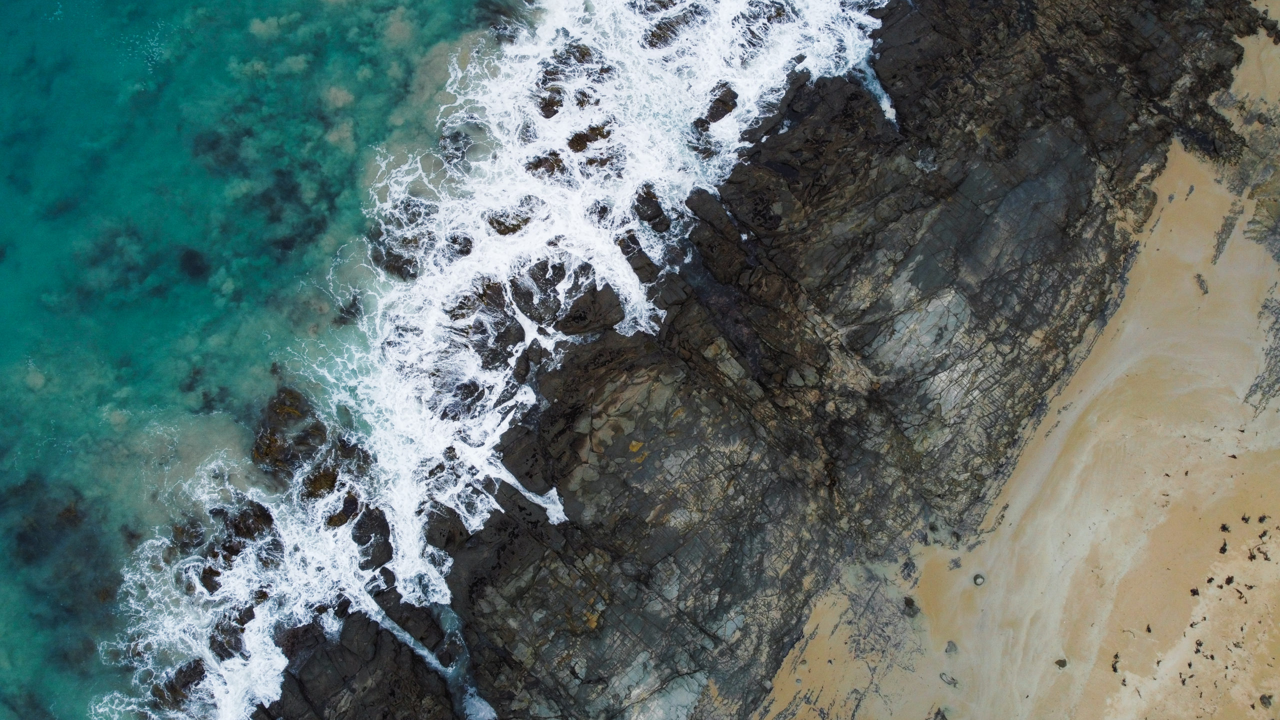 Drone Diaries #6: Great Ocean Road - 2 Cups of Travel