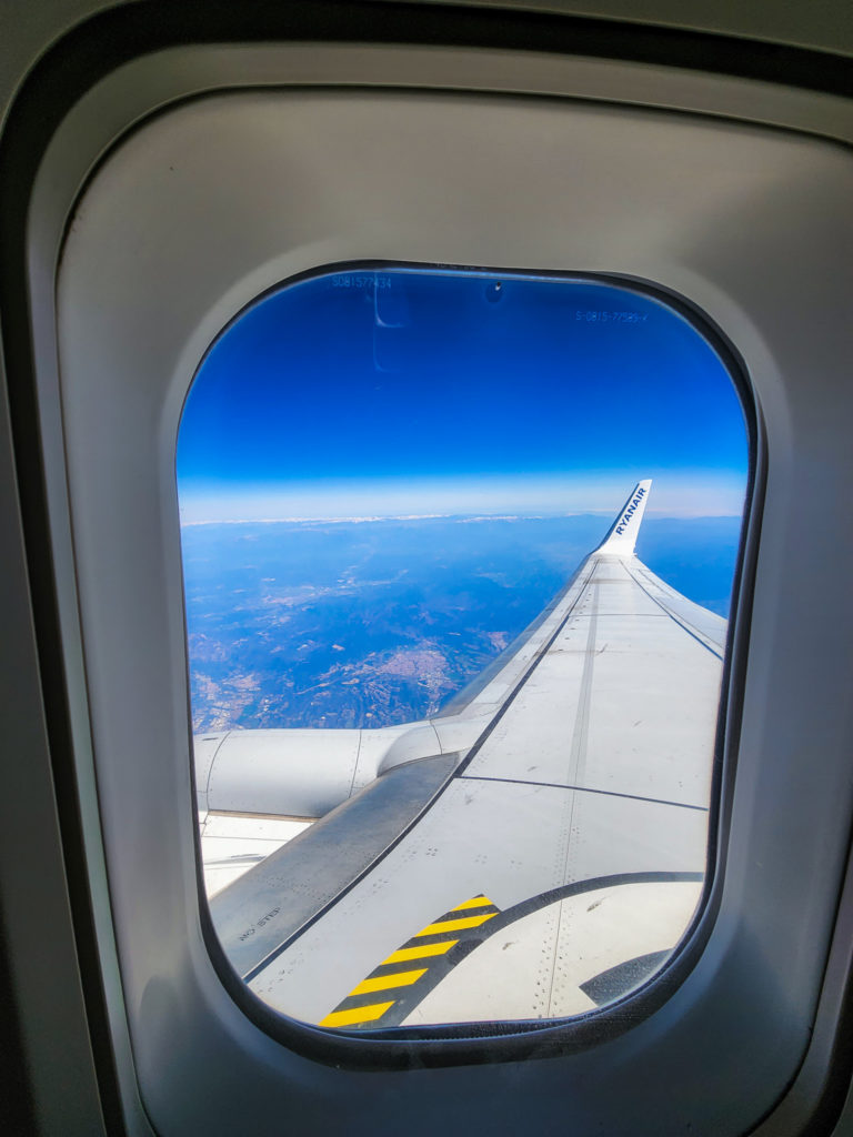sunset plane flight journey travel airplane great view tips tricks save money travel
