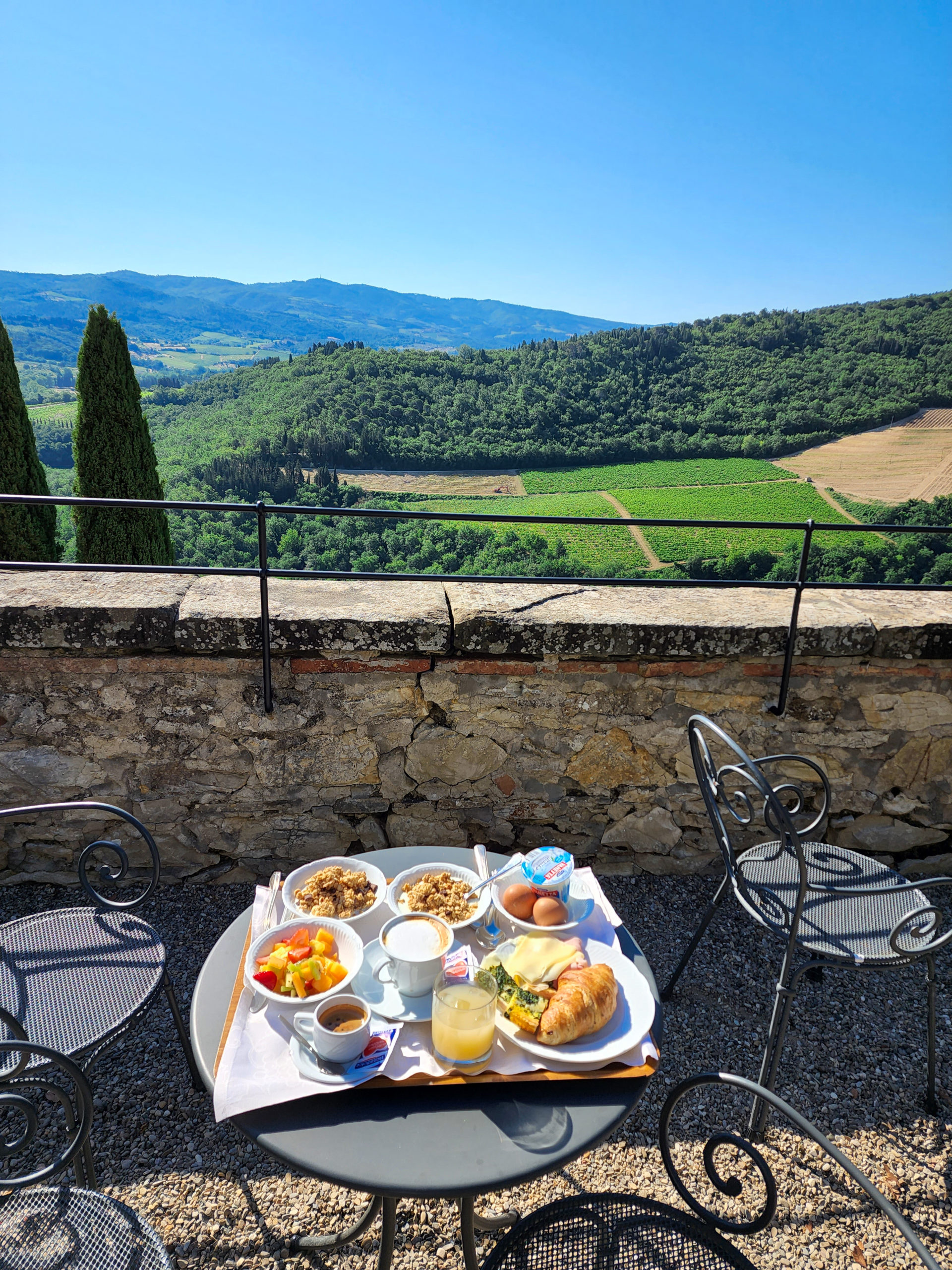 Breakfast in tuscany chianti