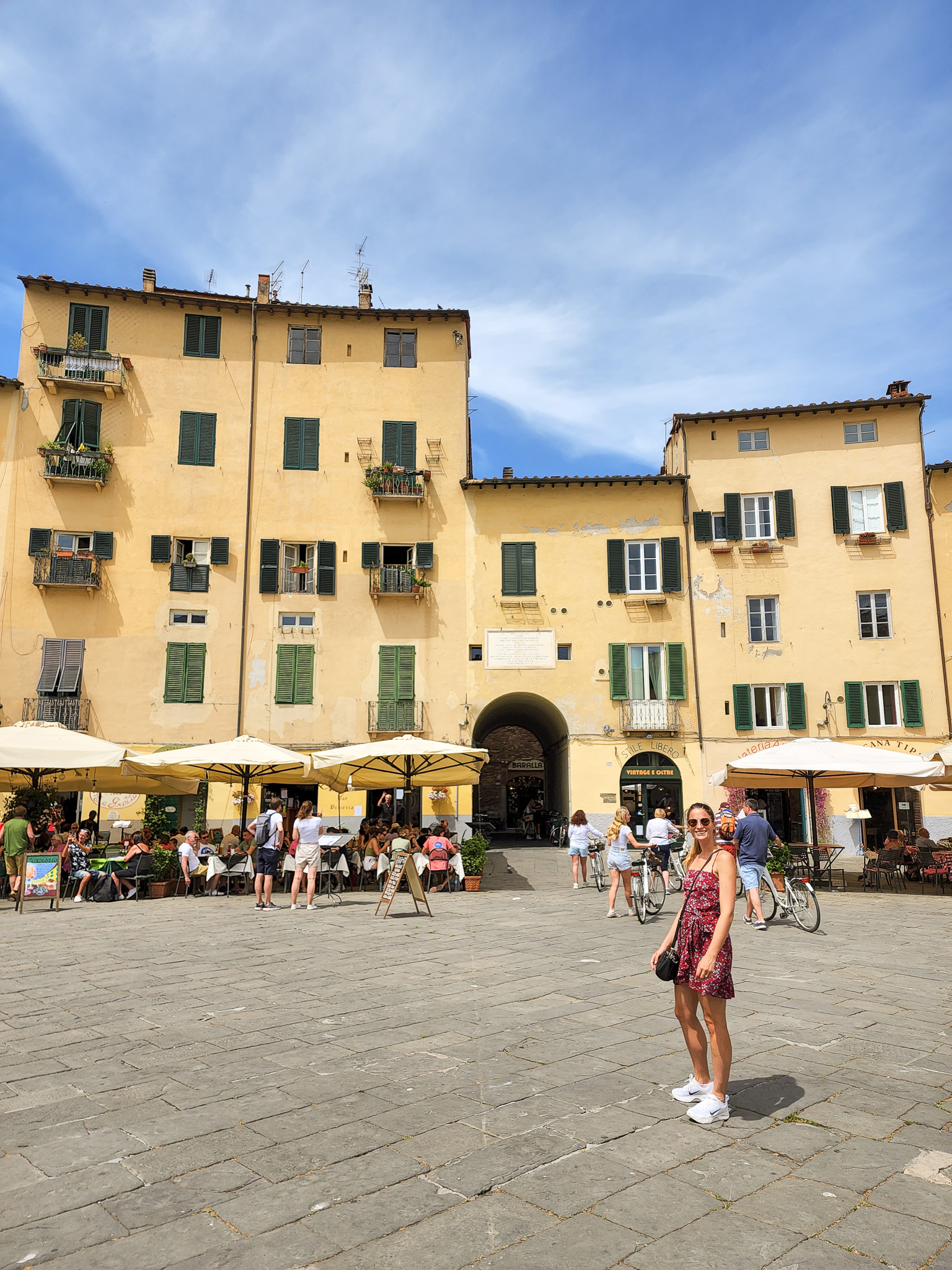 Lucca italy tess