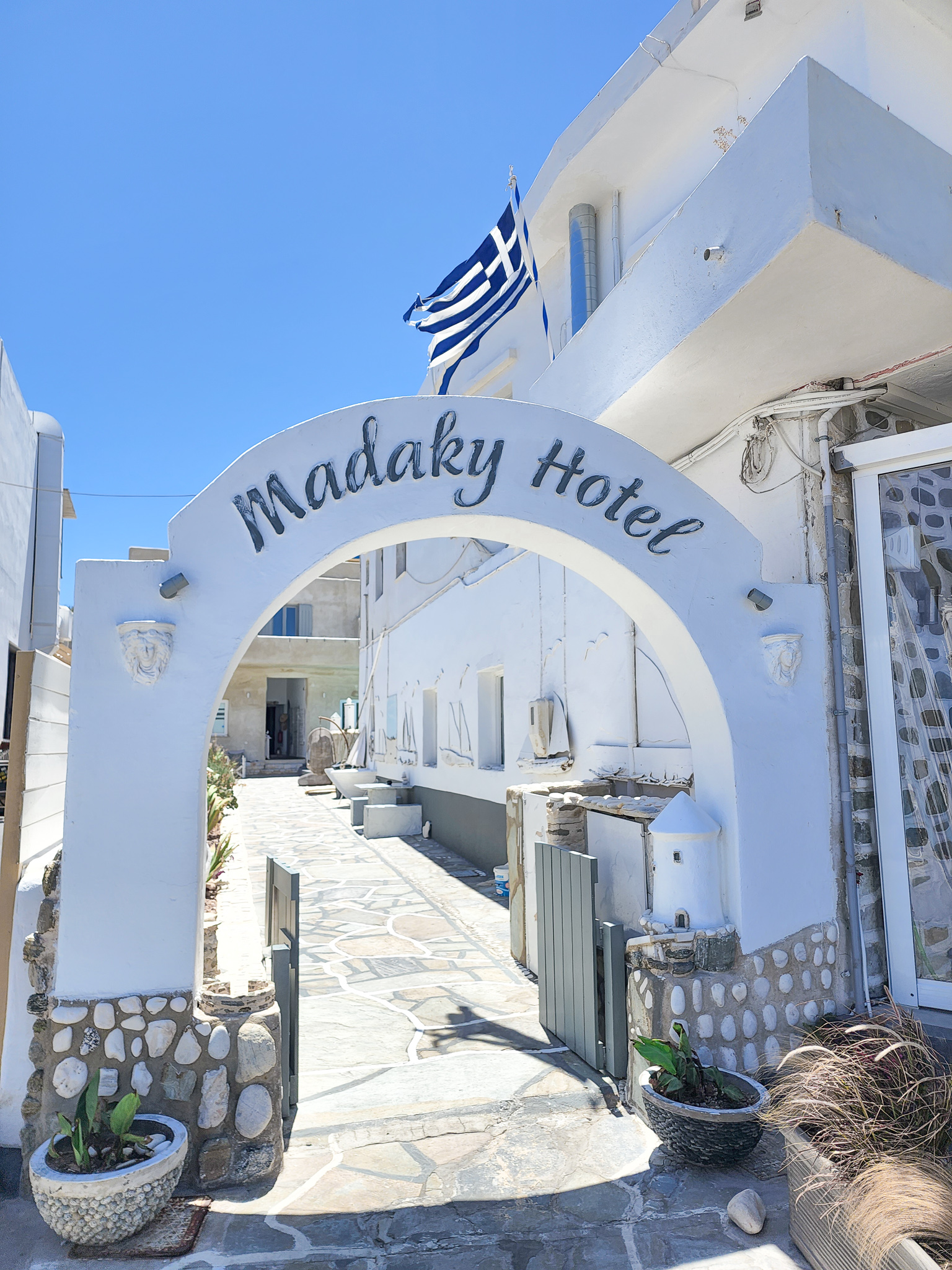 Madaky Hotel