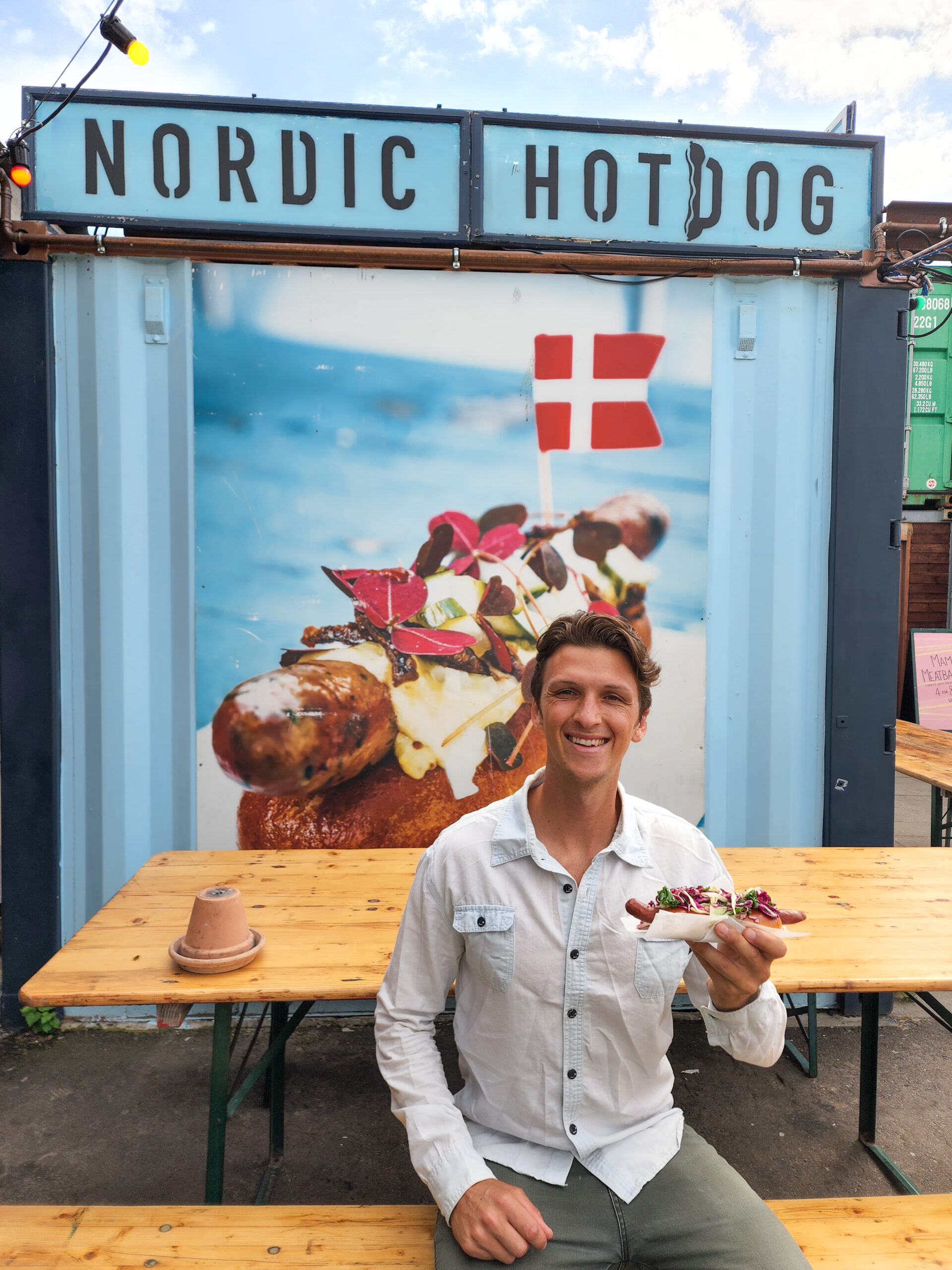 Nordic Hotdog reffen food market copenhagen
