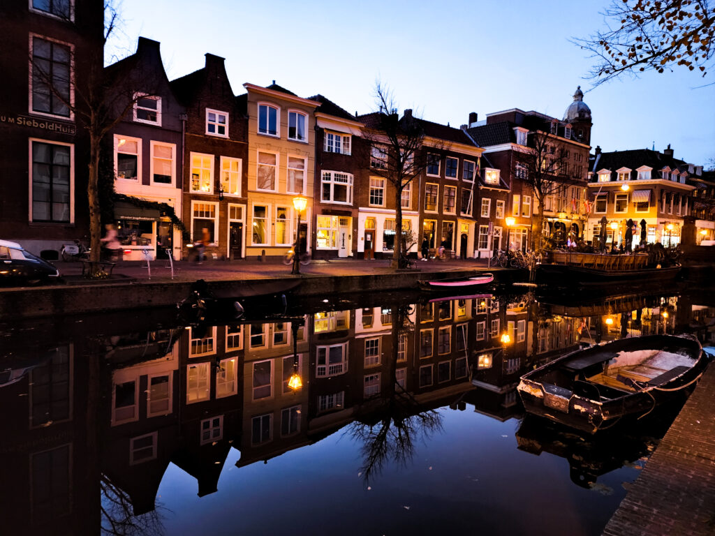 canals night reflections leiden amsterdam holland netherlands