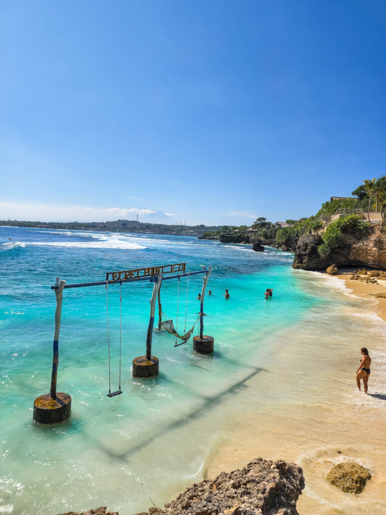nusa ceningan bali island indonesia iconic secret point beach