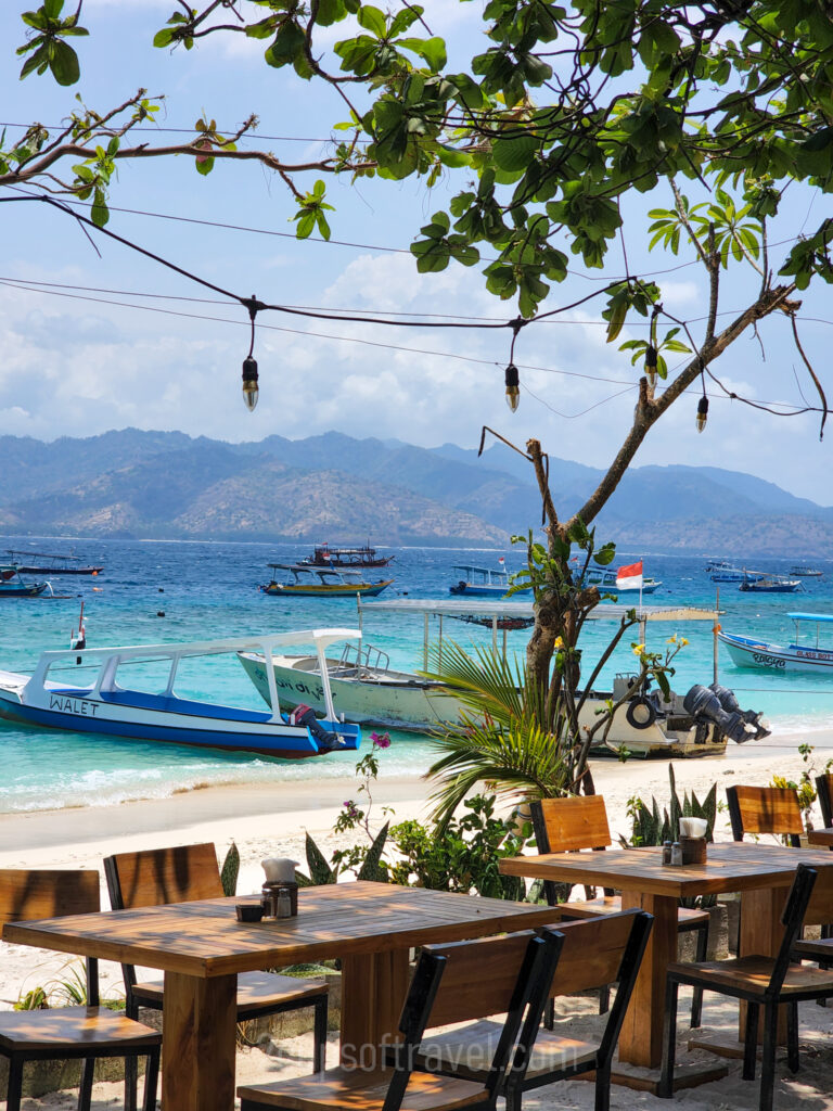 best beach bar restaurant on gili trawangan