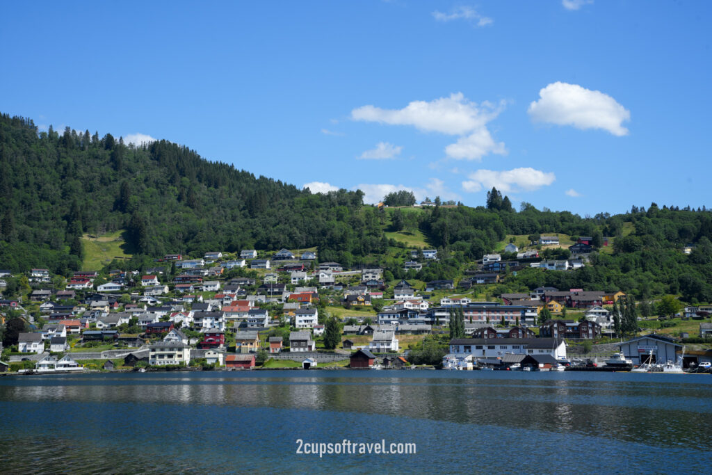 day trip stop norheimsund Hardangerfjord vestland Steinsdalsfossen things to do