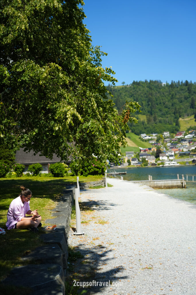 day trip stop norheimsund Hardangerfjord vestland Steinsdalsfossen things to do