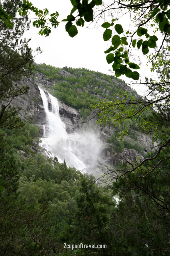 Tjørnadalsfossen things to do in odda