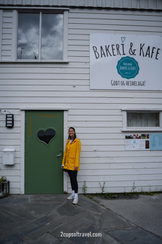 Marianne Bakeri and Kafe best coffee aurland flam bakery cinnamon bun