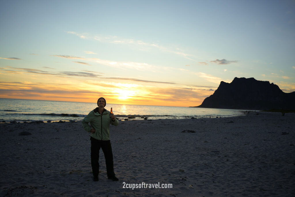 where to watch midnight sun lofoten islands norway Uttakliev Strand