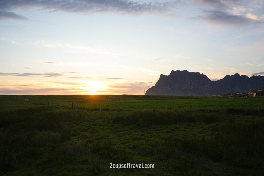 where to watch midnight sun lofoten islands norway Uttakliev Strand