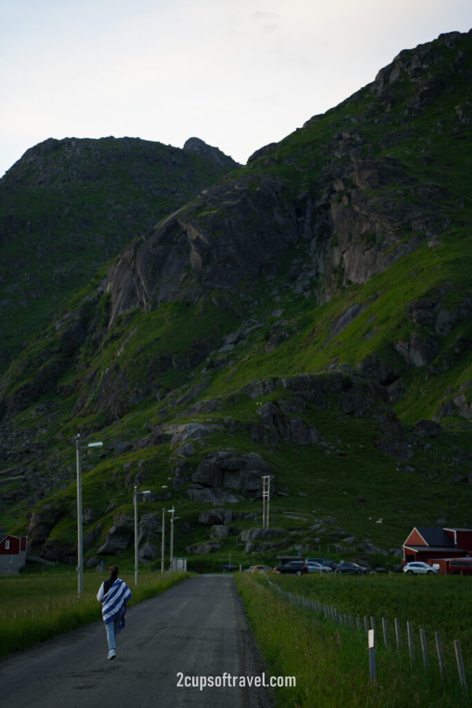 where to watch midnight sun lofoten islands norway Uttakliev Strand