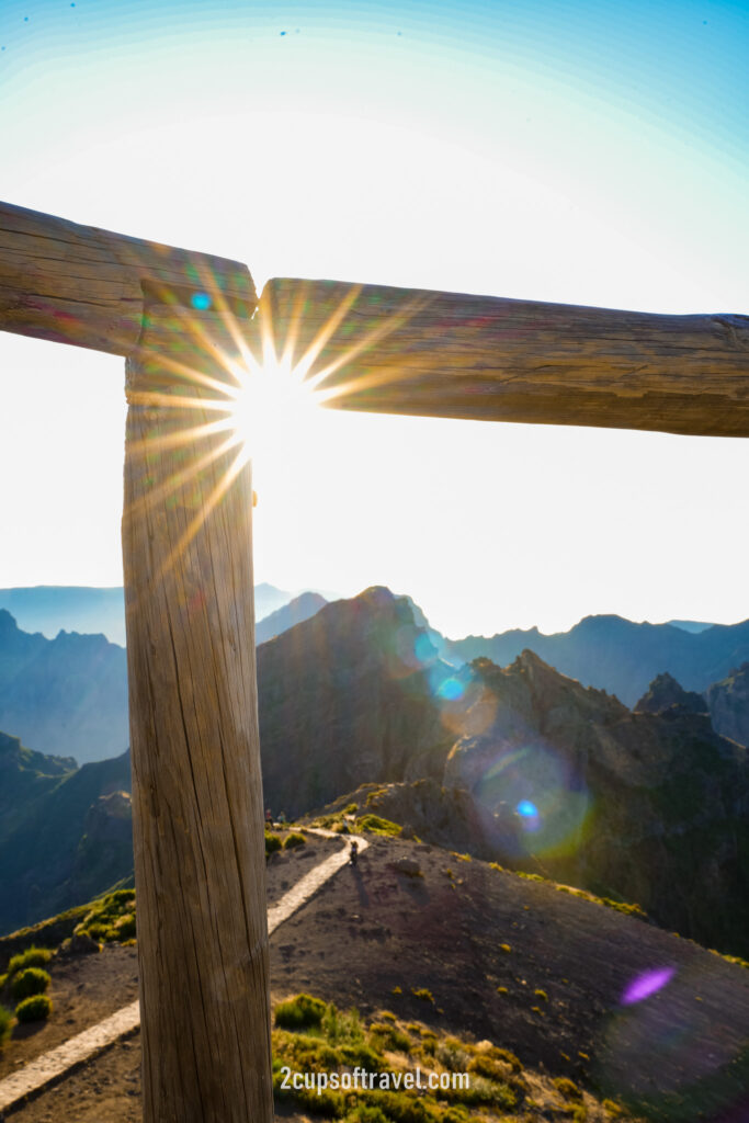 best time of day to hike PR1 pico do arieiro to pico ruvio madeira sunset