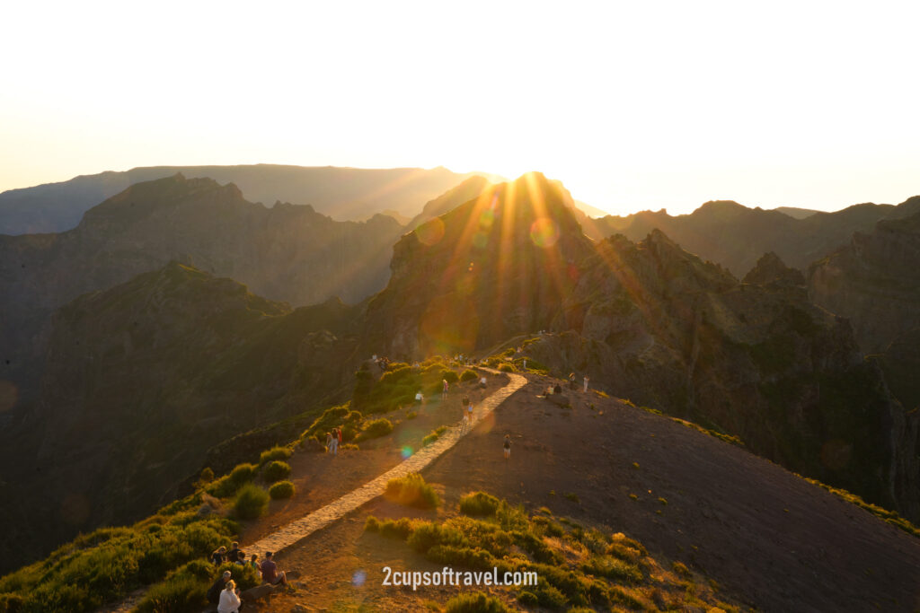 best sunset location madeira best time of day to hike PR1 pico do arieiro to pico ruvio madeira sunset