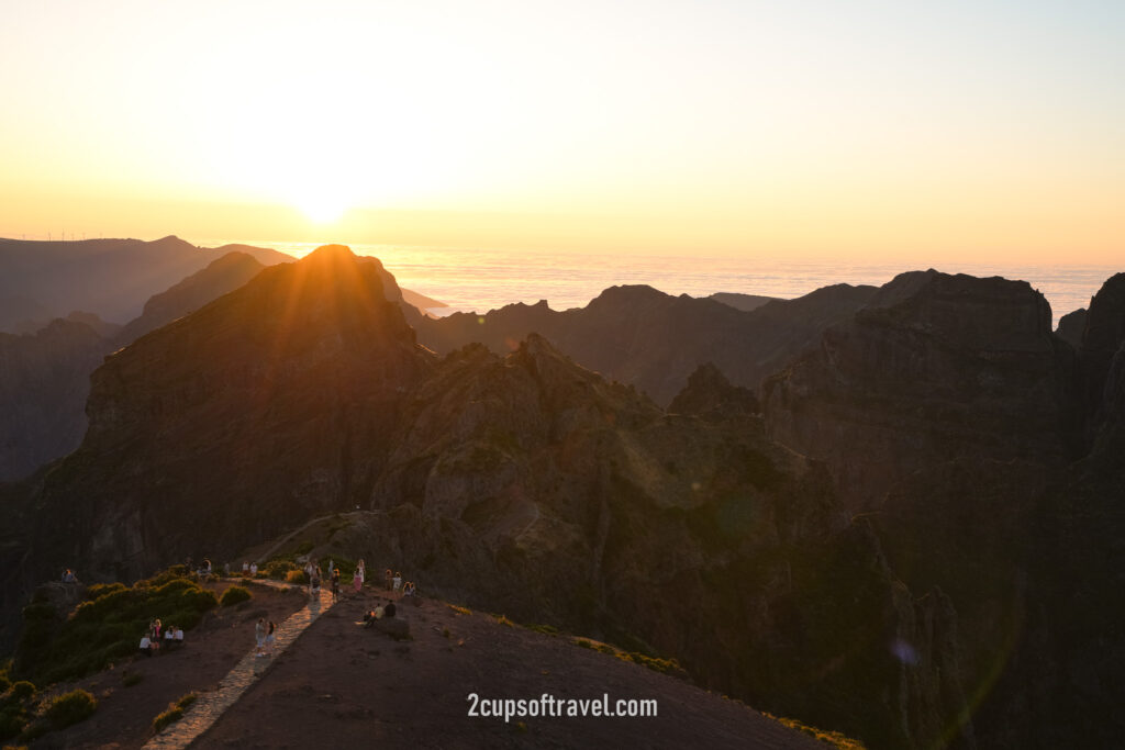 best sunset location madeira best time of day to hike PR1 pico do arieiro to pico ruvio madeira sunset