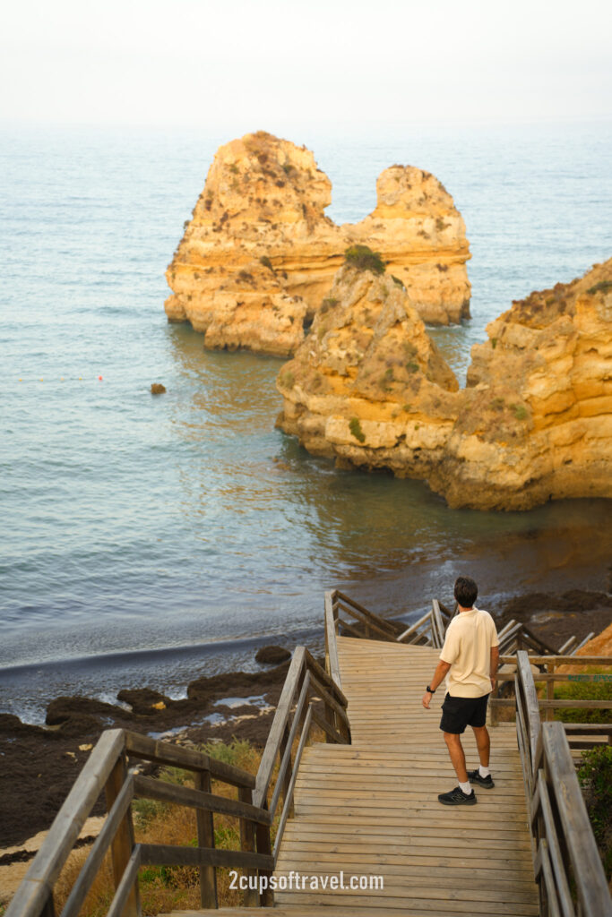 is the seaweed problem bad in algarve praia do camilo lagos