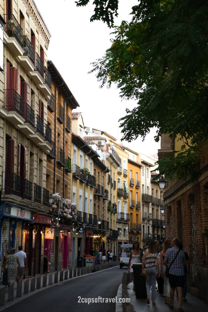 Eat tapas on the 'C. de la Cava Baja' street in La Latina