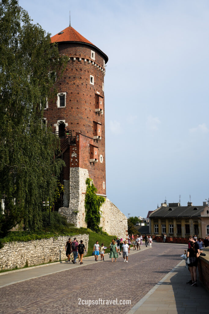 krakow castle things to do guide old town