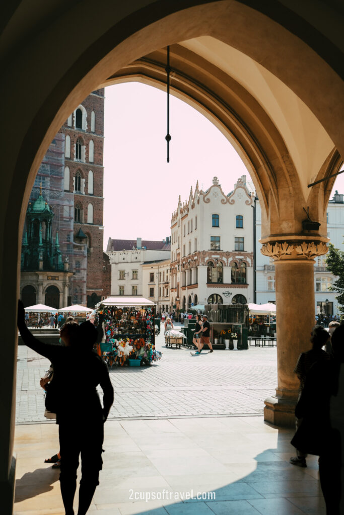 krakow main square things to do guide