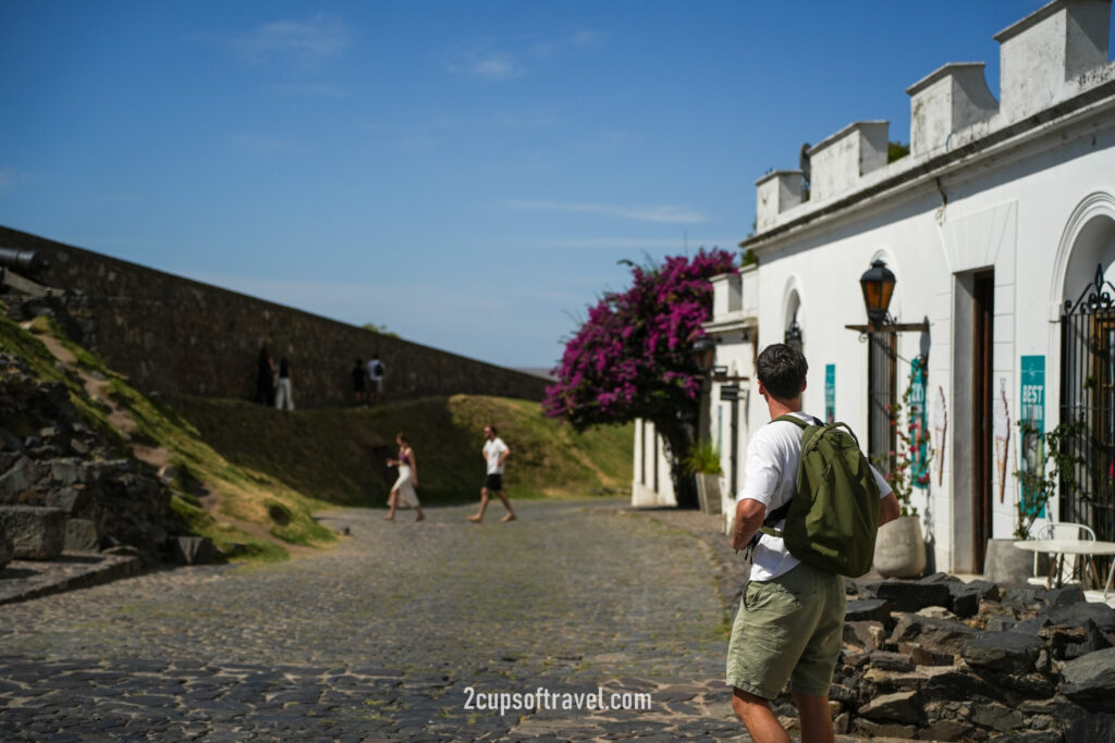 should i visit colonia del secramento uruguay for a day trip from buenos aires argentina