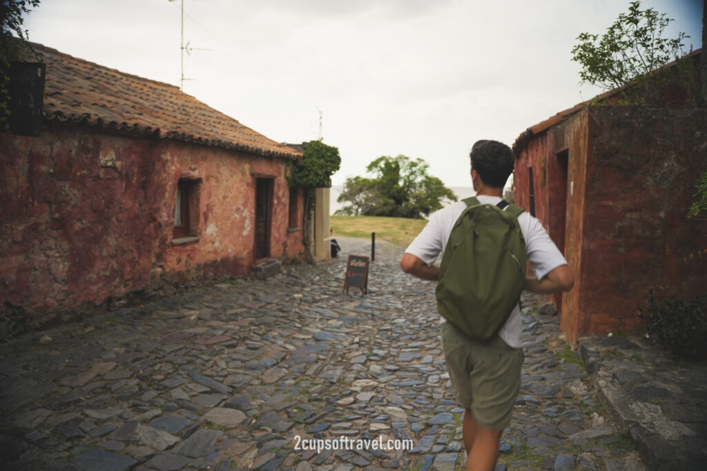 should i visit colonia del secramento uruguay for a day trip from buenos aires argentina