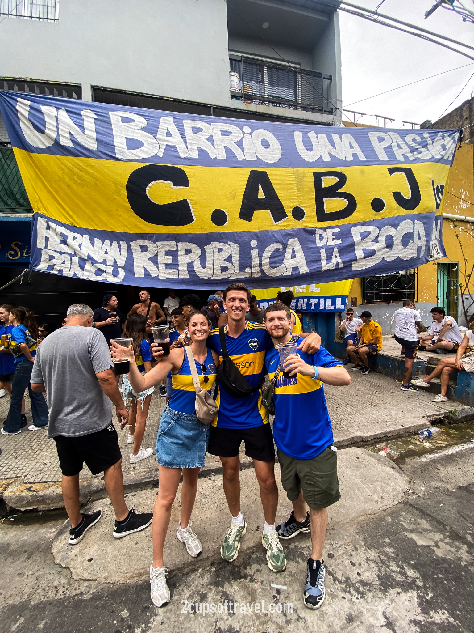 watching a game a la bombonera stadium boca juniors things to know homefans