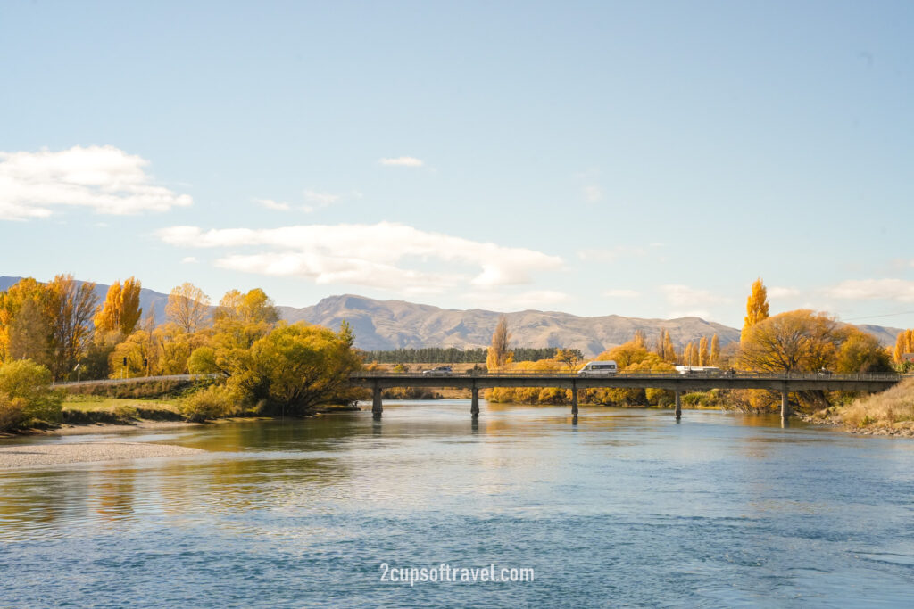 wanaka road trip Albert Town day trip itinerary autumn Lake Wanaka Outlet Track