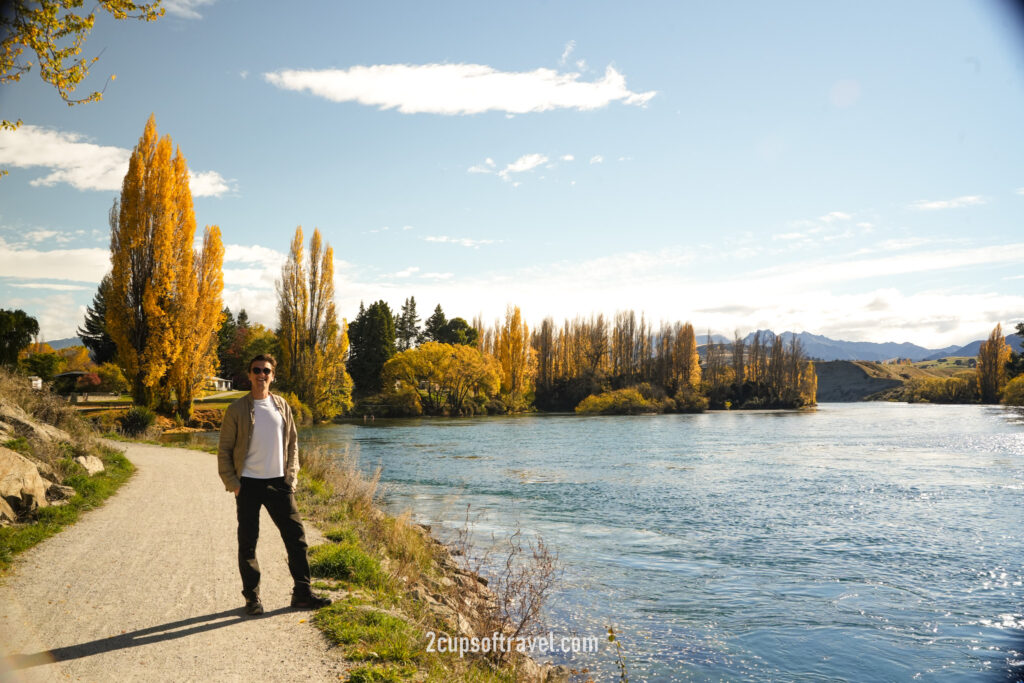 wanaka road trip Albert Town day trip itinerary autumn Lake Wanaka Outlet Track