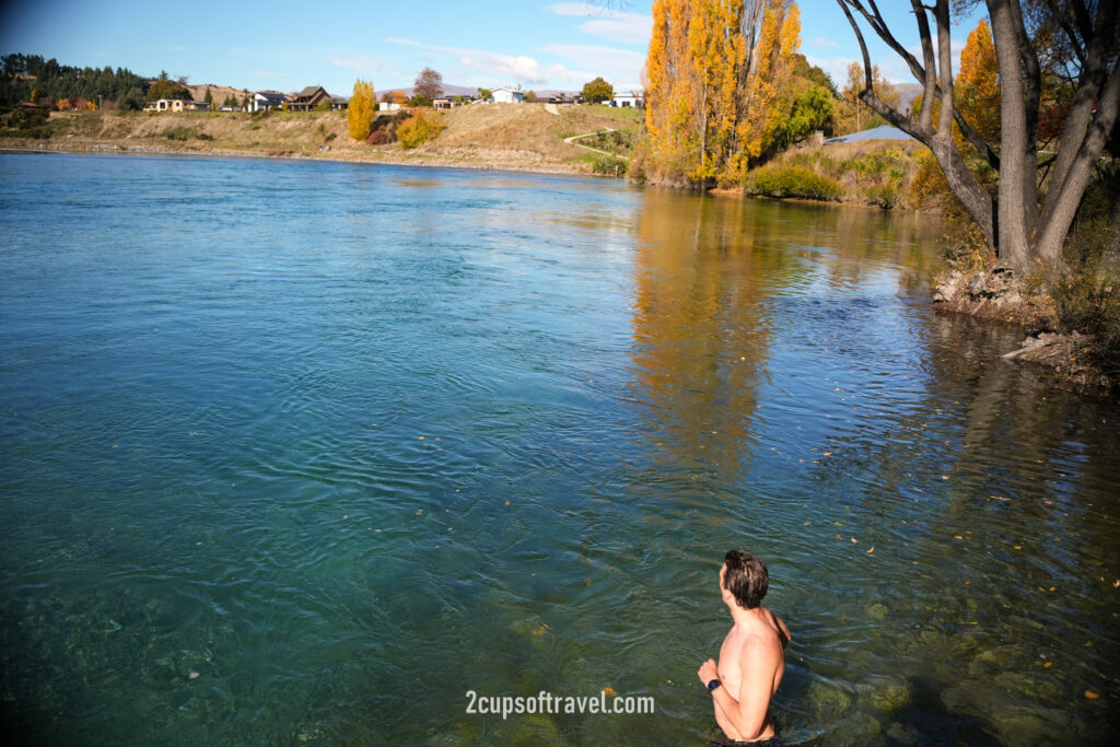 wanaka road trip Albert Town day trip itinerary autumn Lake Wanaka Outlet Track
