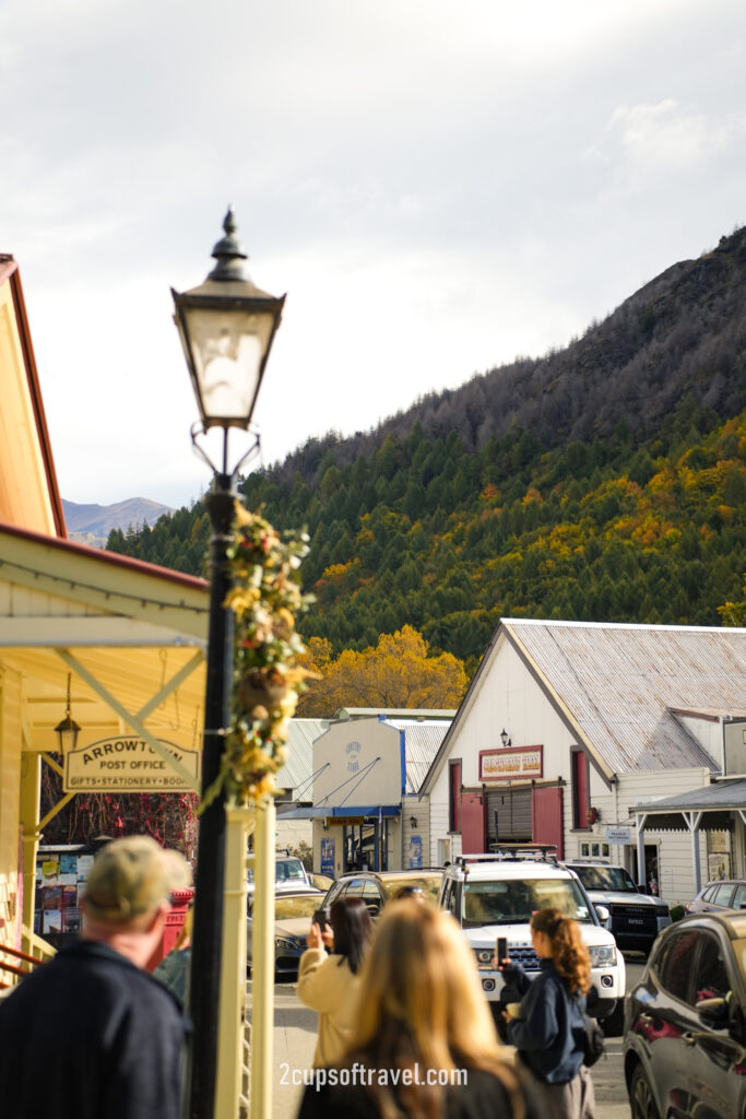 how long should i spend in arrowtown hidden gem queenstown road trip autumn