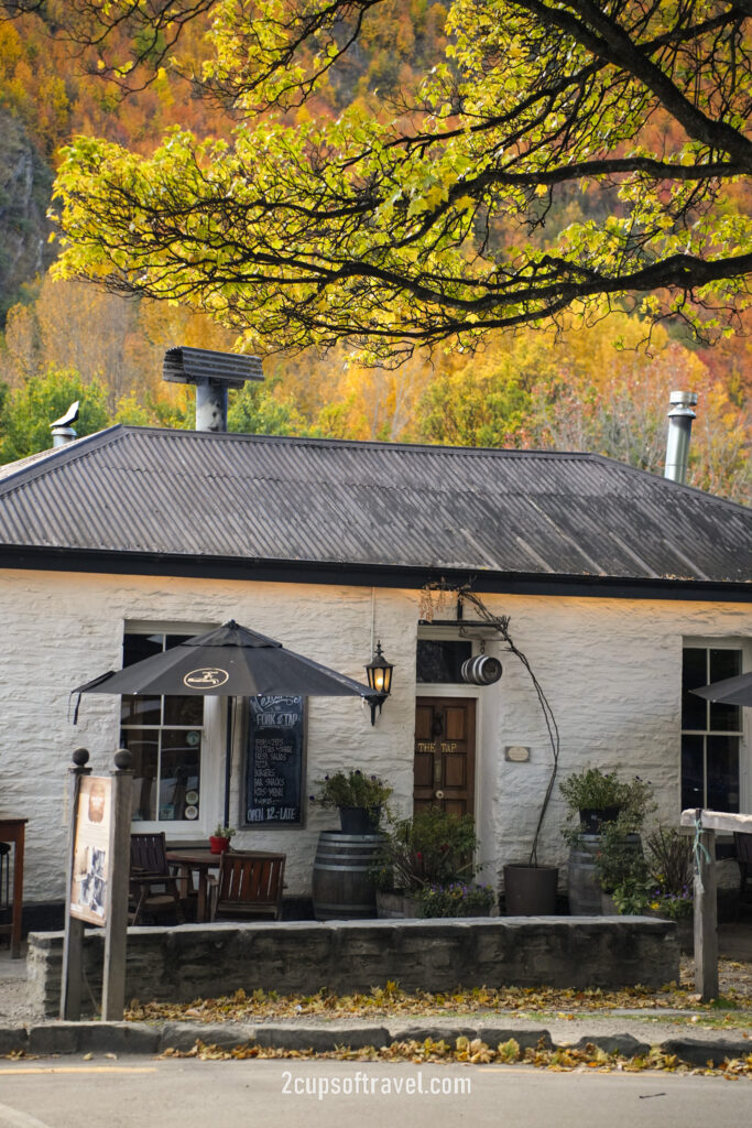 how long should i spend in arrowtown hidden gem queenstown road trip autumn