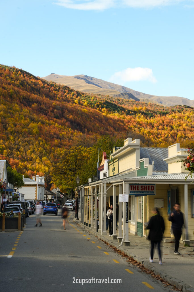 how long should i spend in arrowtown hidden gem queenstown road trip autumn