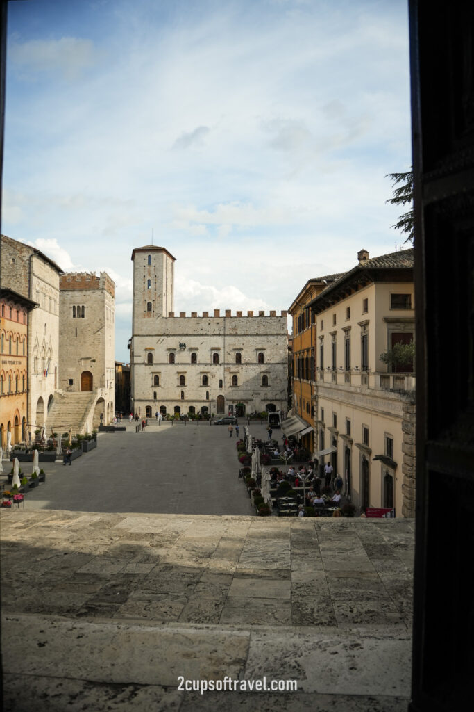 Todi’s gorgeous main square Piazza Del Popolo umbria road trip