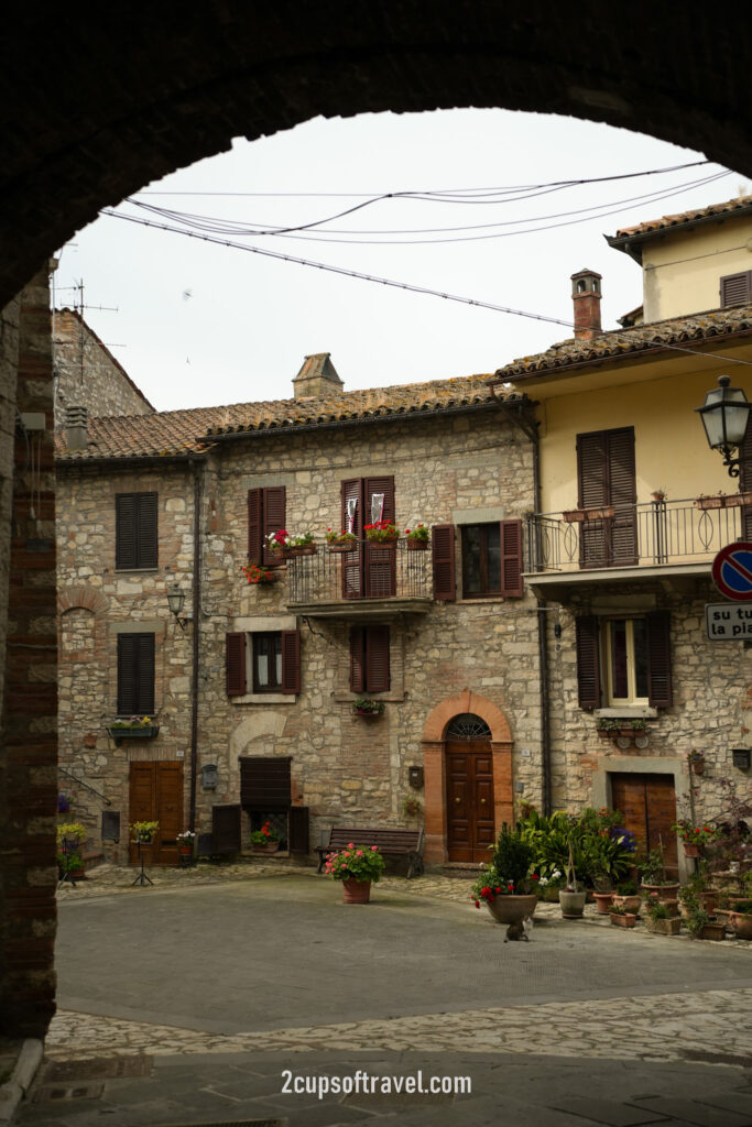 should i visit umbria road trip 1 week itinerary things to know guide monte castello de vibio