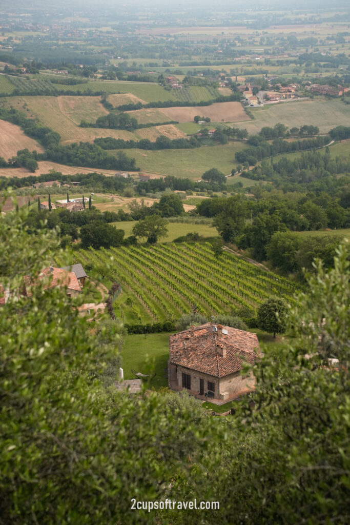 should i visit umbria road trip 1 week itinerary things to know guide monte castello de vibio